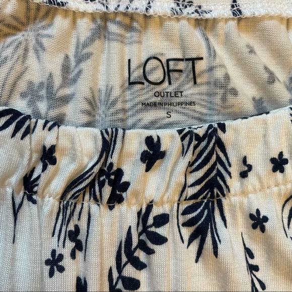 Loft Sleeveless Top - Picture 3 of 5